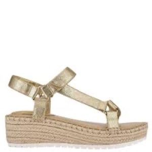 🎁🎁🎁
Nine West espadrille sandals